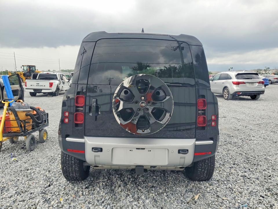 2024 Land Rover Defender მანქანა იყიდება აუქციონზე, vin: SALEJ7EUXR2352939, აუქციონის ნომერი: 63217796