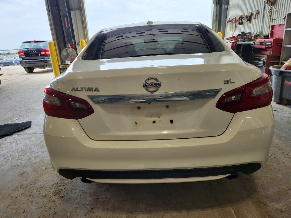 Продаж на аукціоні авто 2018 Nissan Altima, vin: 1N4AL3AP9JC188788, номер лоту: 62942226