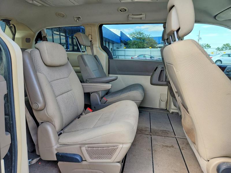 62453346 :رقم المزاد ، 2A4RR5D19AR415784 vin ، 2010 Chrysler Town & Country مزاد بيع