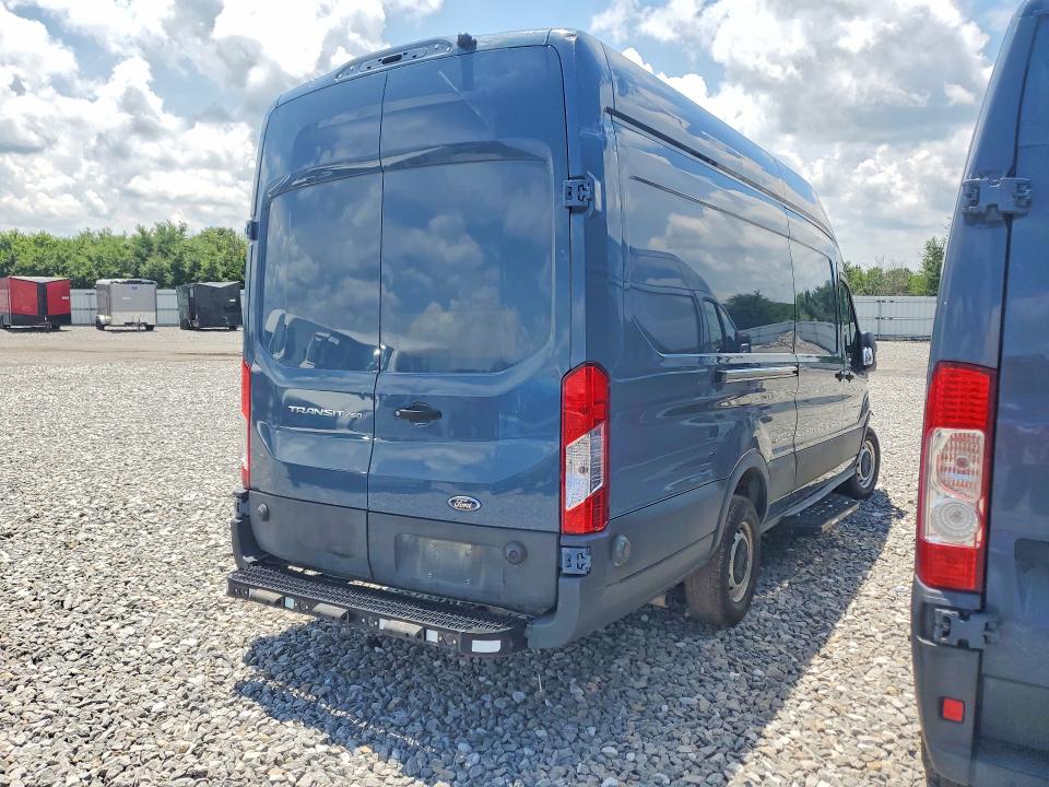 2022 Ford Transit მანქანა იყიდება აუქციონზე, vin: 1FTBR3X82NKA13825, აუქციონის ნომერი: 55708926