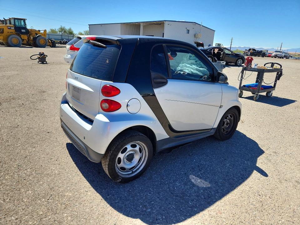 Продаж на аукціоні авто 2015 Smart Fortwo, vin: WMEEJ3BA9FK795641, номер лоту: 58655336