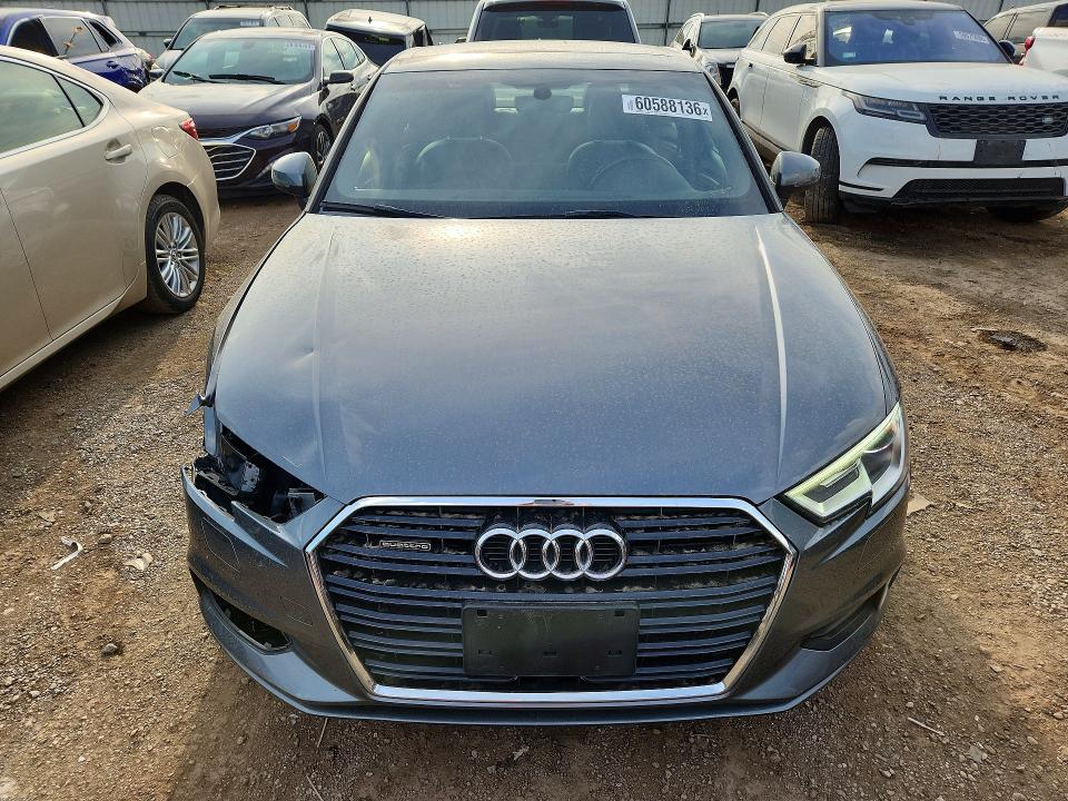 Продаж на аукціоні авто 2018 Audi A3, vin: WAUB8GFF0J1071956, номер лоту: 60588136