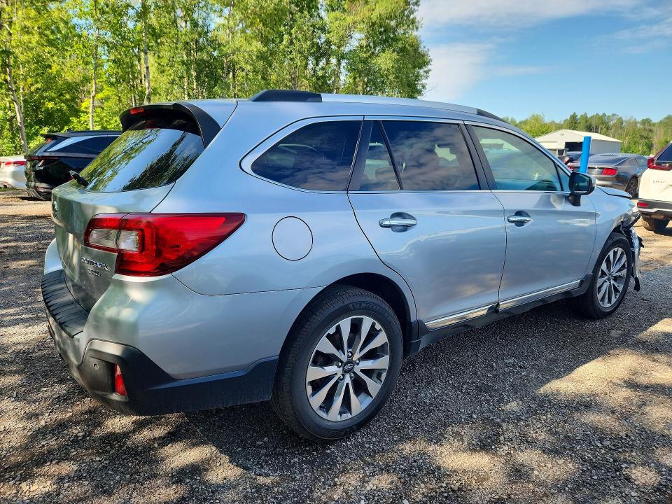 Продаж на аукціоні авто 2018 Subaru Outback, vin: 4S4BSFTC2J3237614, номер лоту: 62598516