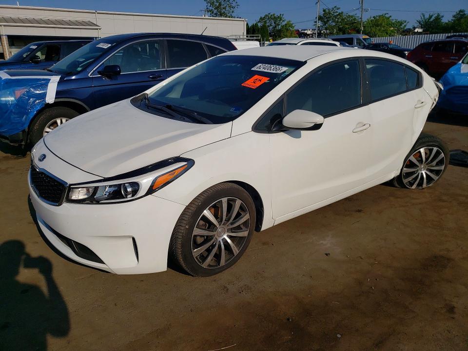 62406366 :رقم المزاد ، 3KPFK4A75HE083001 vin ، 2017 Kia Forte مزاد بيع