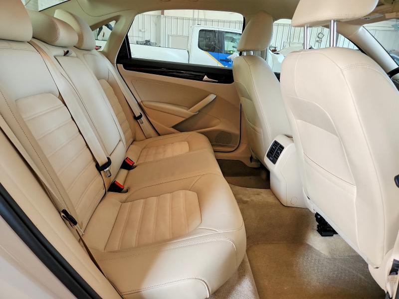 60641116 :رقم المزاد ، 1VWCT7A35FC037815 vin ، 2015 Volkswagen Passat مزاد بيع