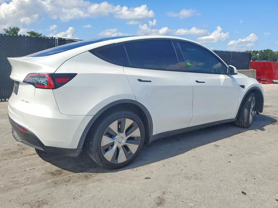 59358266 :رقم المزاد ، 5YJYGDEE1MF306898 vin ، 2021 Tesla Model Y مزاد بيع