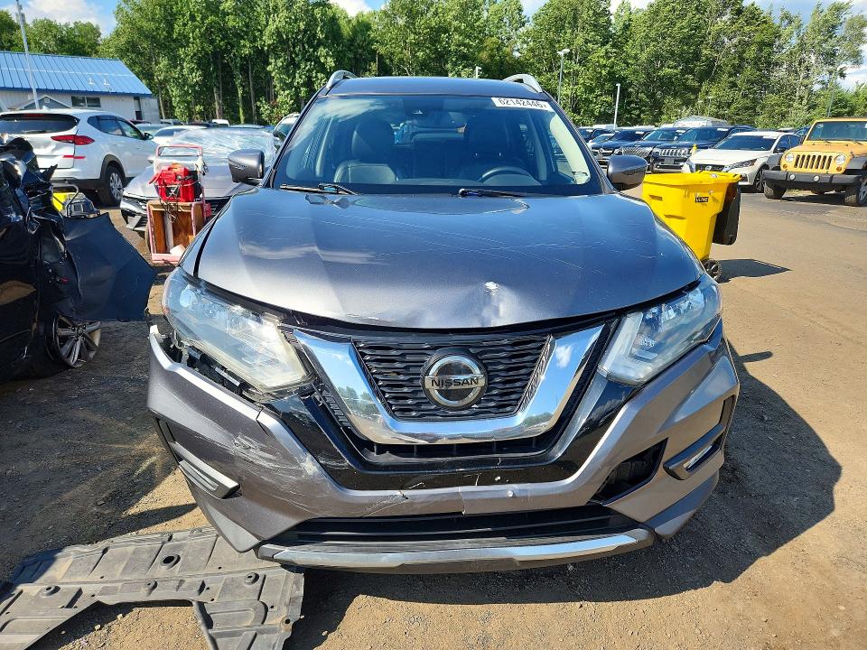 62142446 :رقم المزاد ، 5N1AT2MV9KC767338 vin ، 2019 Nissan Rogue مزاد بيع