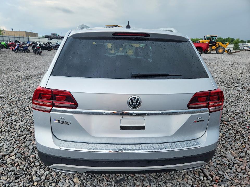 60163156 :رقم المزاد ، 1V2KR2CA7JC563785 vin ، 2018 Volkswagen Atlas مزاد بيع