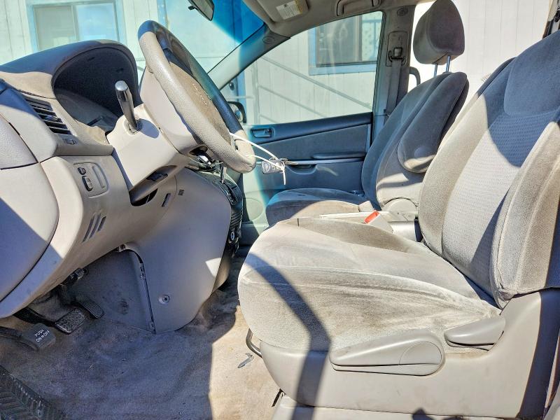 60416926 :رقم المزاد ، 5TDKK4CC6AS326111 vin ، 2010 Toyota Sienna مزاد بيع