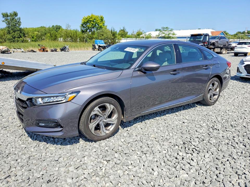 61836156 :رقم المزاد ، 1HGCV1F52JA111721 vin ، 2018 Honda Accord مزاد بيع