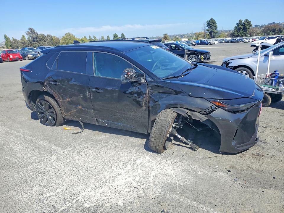 59632686 :رقم المزاد ، JTMABACA3SA105847 vin ، 2025 Toyota Bz4x مزاد بيع