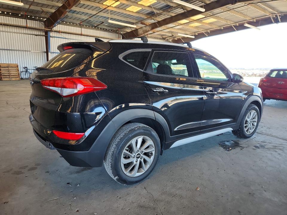 59816106 :رقم المزاد ، KM8J33A44HU493776 vin ، 2017 Hyundai Tucson مزاد بيع