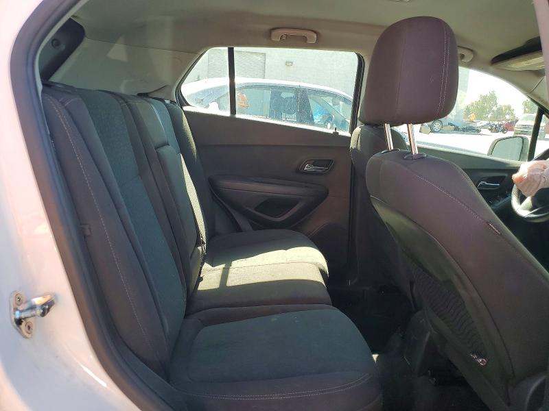 60130106 :رقم المزاد ، KL7CJKSB6JB608192 vin ، 2018 Chevrolet Trax مزاد بيع