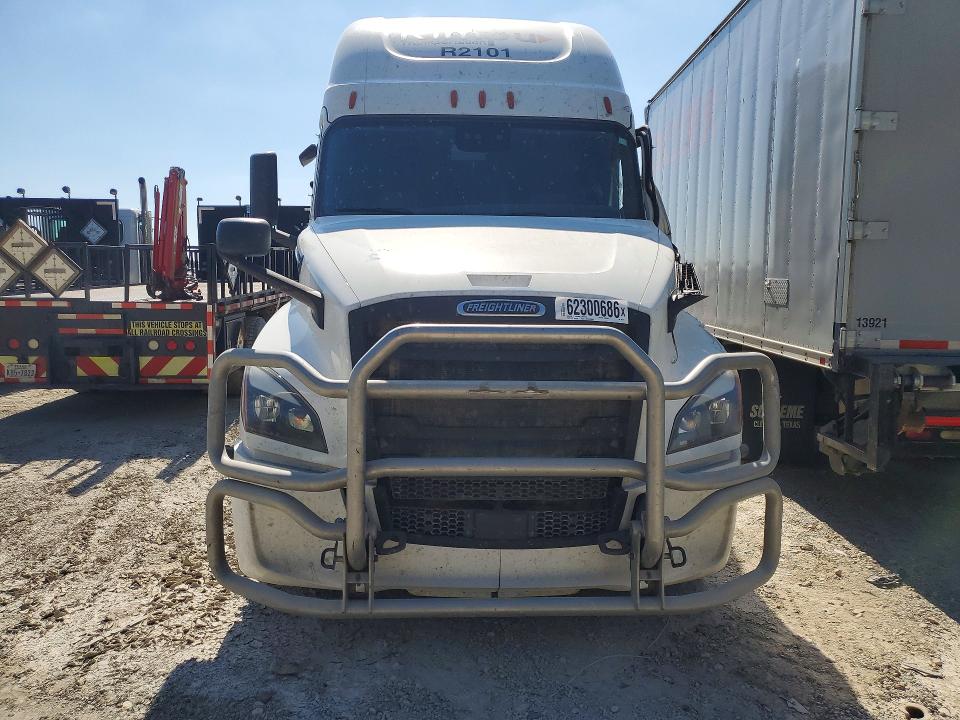62300686 :رقم المزاد ، 3AKJHHDRXMSMY0179 vin ، 2021 Freightliner Cascadia 126 مزاد بيع