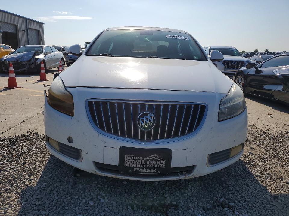 59811406 :رقم المزاد ، W04GP5EC0B1012988 vin ، 2011 Buick Regal مزاد بيع