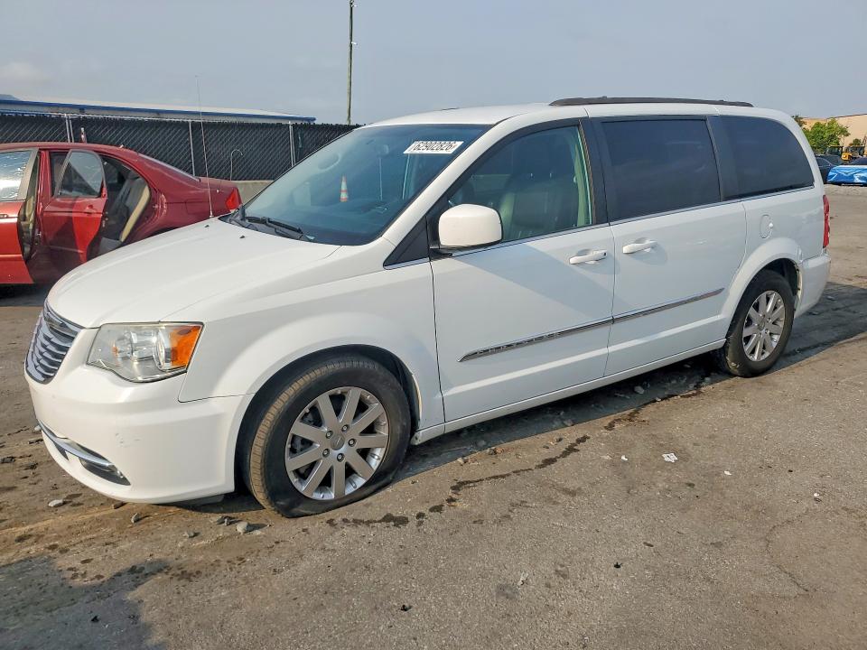 62902826 :رقم المزاد ، 2C4RC1BG5GR198766 vin ، 2016 Chrysler Town & Country مزاد بيع