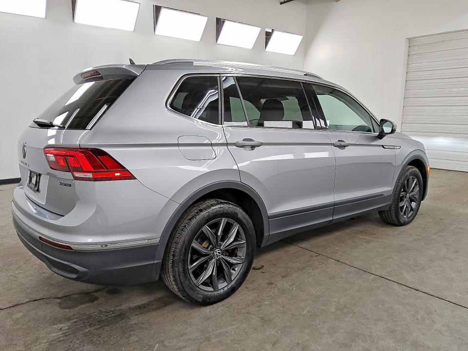 56681886 :رقم المزاد ، 3VV2B7AX4NM142400 vin ، 2022 Volkswagen Tiguan مزاد بيع