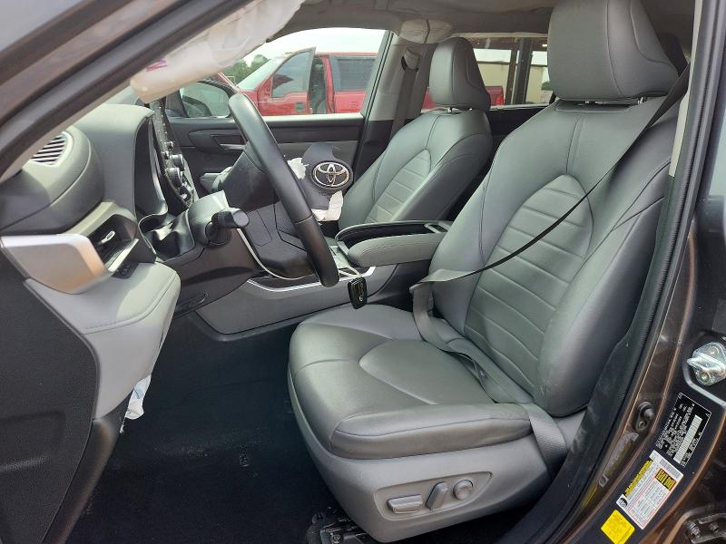 60665706 :رقم المزاد ، 5TDGZRAH4NS542381 vin ، 2022 Toyota Highlander مزاد بيع