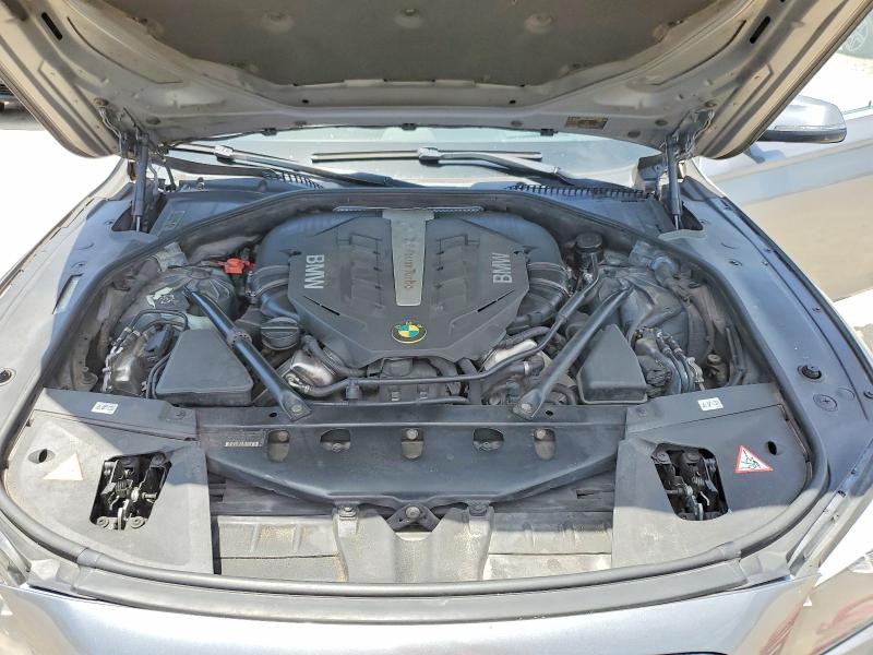 61334126 :رقم المزاد ، WBAYE8C51DDE22285 vin ، 2013 Bmw 750 مزاد بيع
