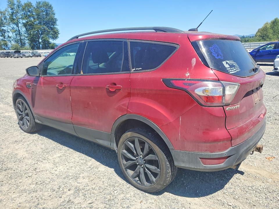 60707556 :رقم المزاد ، 1FMCU9G99HUA15039 vin ، 2017 Ford Escape مزاد بيع