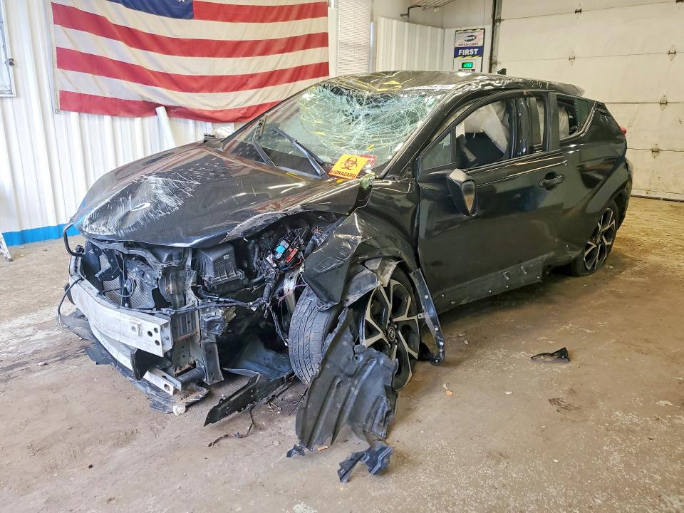 60126826 :رقم المزاد ، NMTKHMBX6JR040762 vin ، 2018 Toyota C-hr مزاد بيع