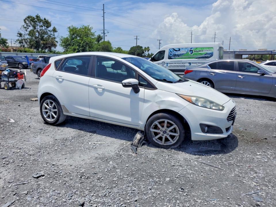 Продажа на аукционе авто 2015 Ford Fiesta, vin: 3FADP4EJ8FM200898, номер лота: 61303376