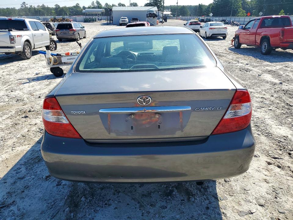 61219426 :رقم المزاد ، 4T1BE32K82U581488 vin ، 2002 Toyota Camry مزاد بيع