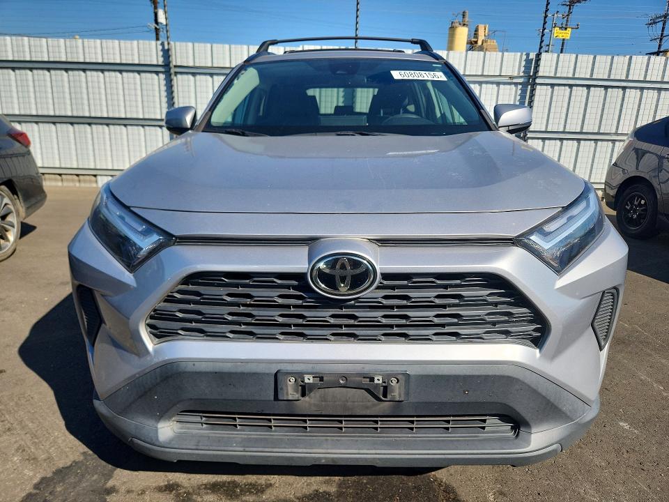 2022 Toyota Rav4 მანქანა იყიდება აუქციონზე, vin: 2T3W1RFV1NC181886, აუქციონის ნომერი: 60808156
