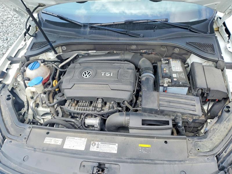 61964396 :رقم المزاد ، 1VWDT7A30HC044887 vin ، 2017 Volkswagen Passat مزاد بيع