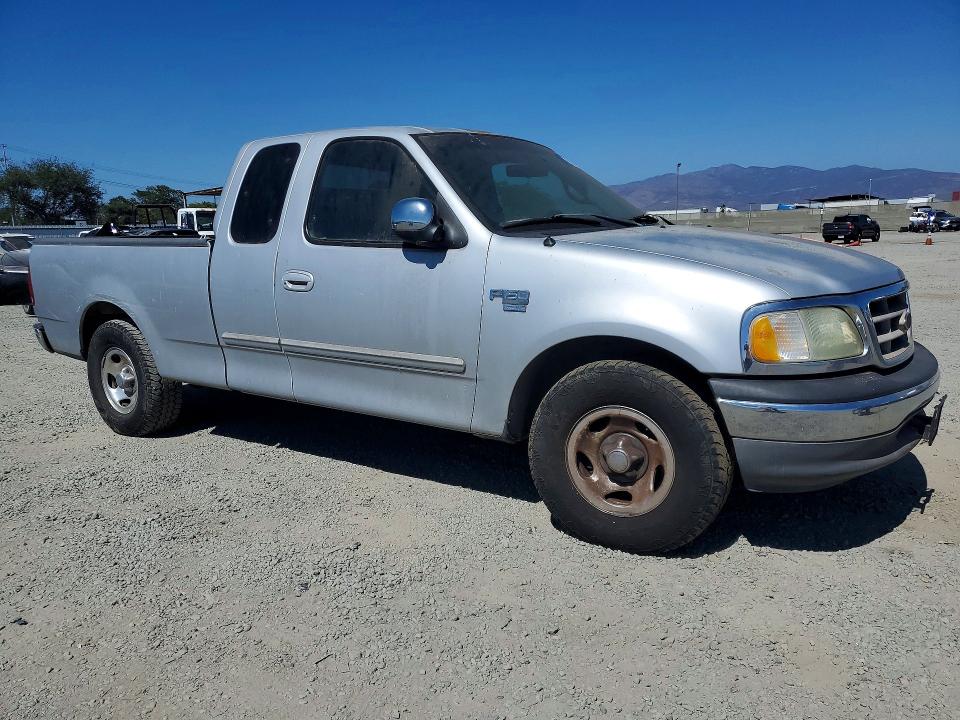 60199516 :رقم المزاد ، 1FTRX17W82NA93021 vin ، 2002 Ford F150 مزاد بيع