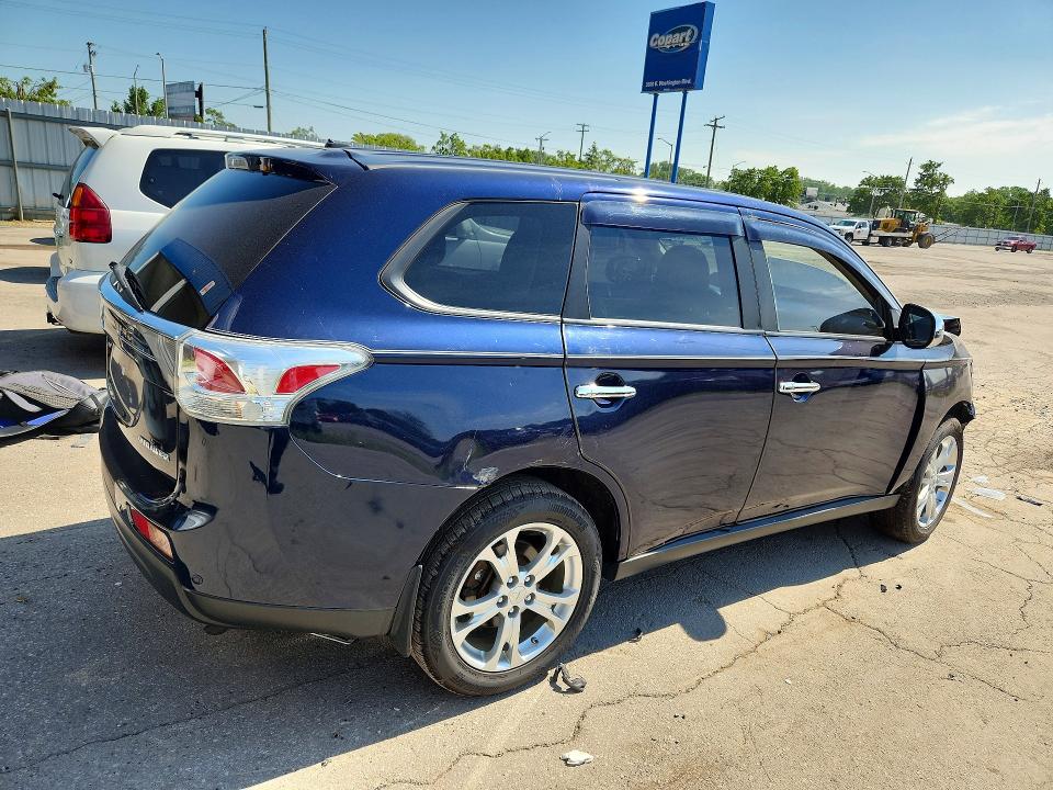 Продажа на аукционе авто 2014 Mitsubishi Outlander, vin: JA4AZ3A32EZ009106, номер лота: 60302526