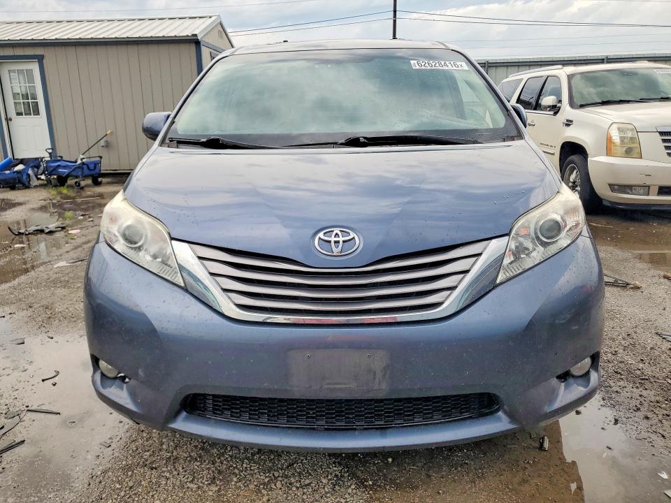 2017 Toyota Sienna მანქანა იყიდება აუქციონზე, vin: 5TDDZ3DC4HS180072, აუქციონის ნომერი: 62628416