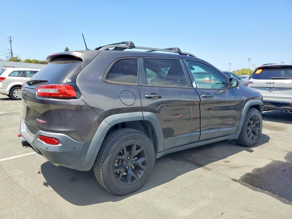 59874166 :رقم المزاد ، 1C4PJMBS1HW649395 vin ، 2017 Jeep Cherokee مزاد بيع