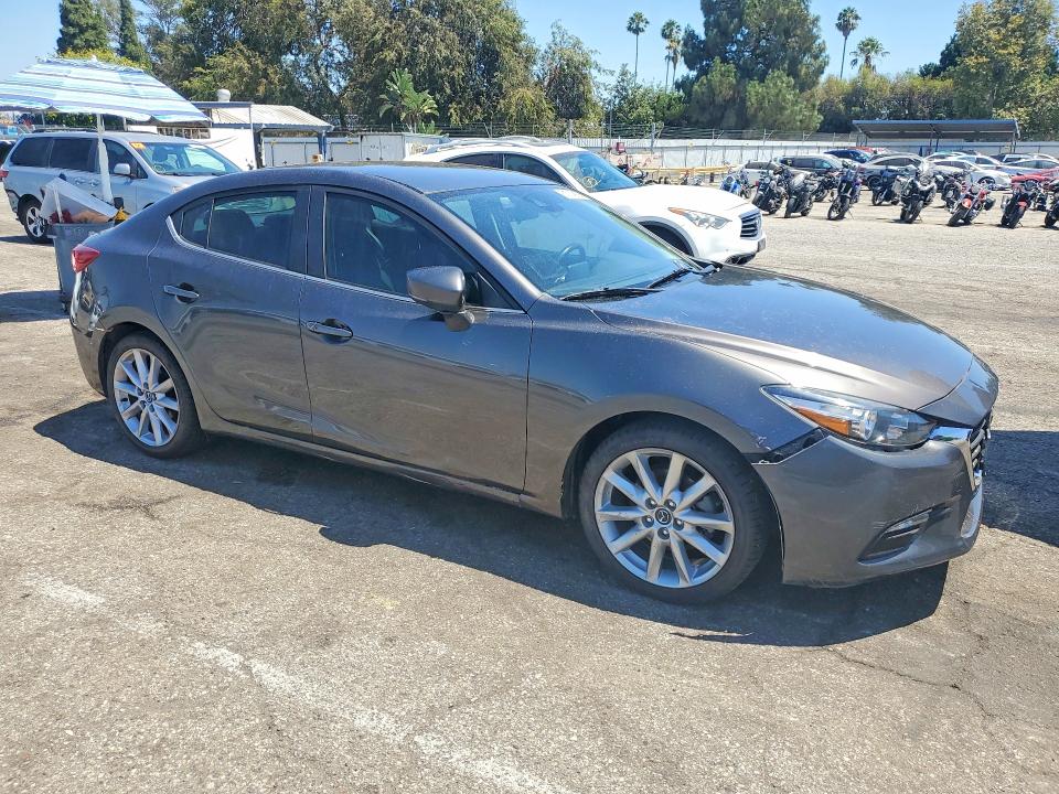 61714826 :رقم المزاد ، 3MZBN1V71HM121938 vin ، 2017 Mazda 3 مزاد بيع