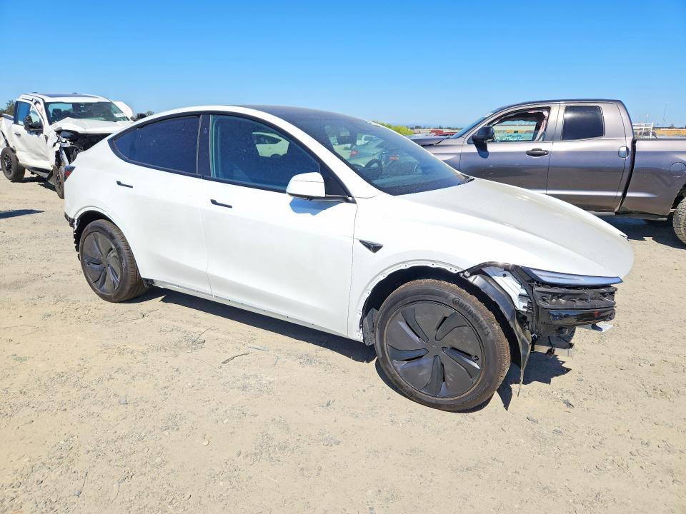 61779766 :رقم المزاد ، 7SAYGDEE3TF645339 vin ، 2026 Tesla Model Y مزاد بيع