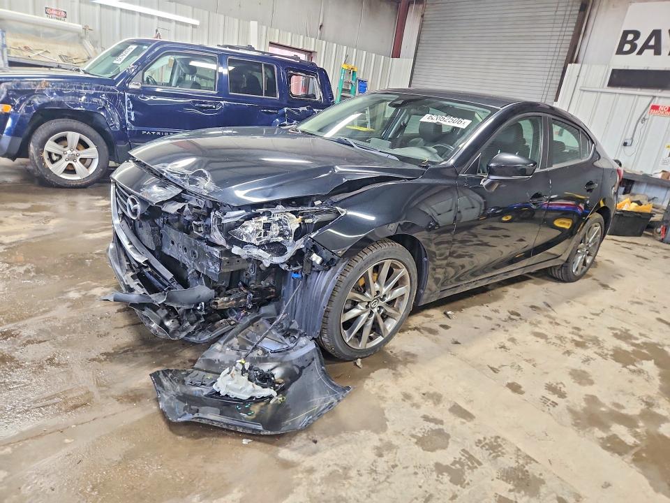 62662506 :رقم المزاد ، 3MZBN1V39JM197569 vin ، 2018 Mazda 3 مزاد بيع