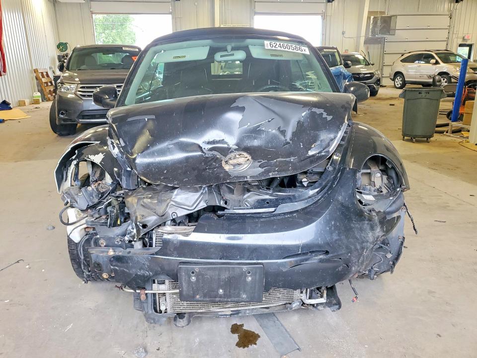 62460586 :رقم المزاد ، 3VWRF31YX9M400845 vin ، 2009 Volkswagen New Beetle مزاد بيع