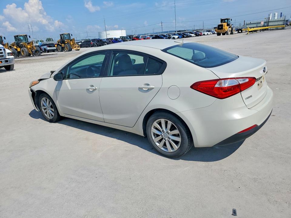 61367526 :رقم المزاد ، KNAFK4A61F5275738 vin ، 2015 Kia Forte مزاد بيع