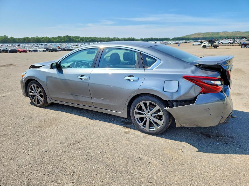Продаж на аукціоні авто 2018 Nissan Altima, vin: 1N4AL3AP4JC145718, номер лоту: 61564026