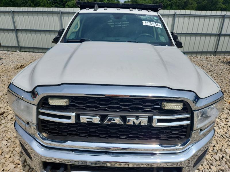 60753556 :رقم المزاد ، 3C7WRNFL6KG574893 vin ، 2019 Ram 5500 مزاد بيع