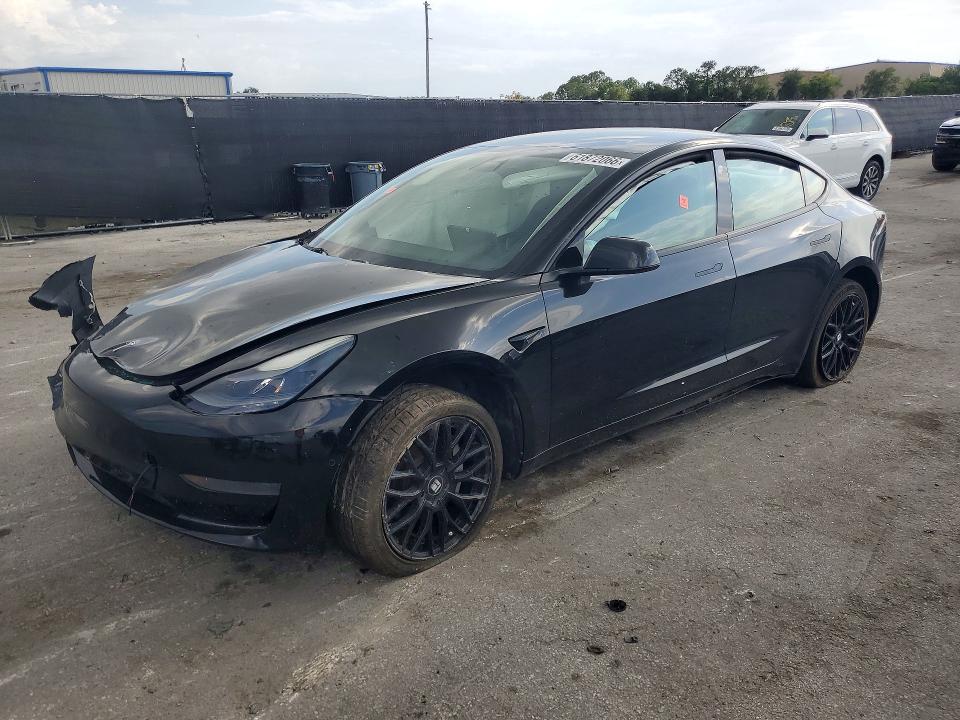 61872066 :رقم المزاد ، 5YJ3E1EA1MF082673 vin ، 2021 Tesla Model 3 مزاد بيع