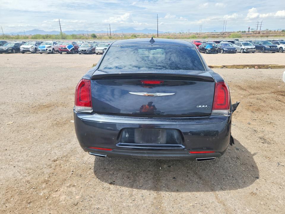 Продаж на аукціоні авто 2018 Chrysler 300, vin: 2C3CCABG7JH240457, номер лоту: 63340636