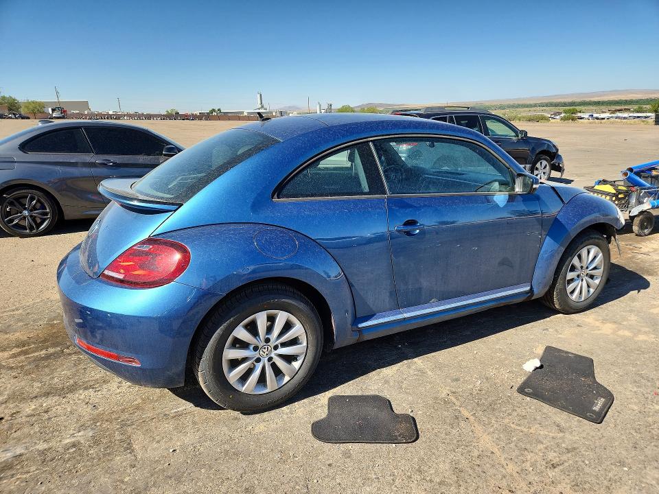2019 Volkswagen Beetle მანქანა იყიდება აუქციონზე, vin: 3VWFD7AT7KM712602, აუქციონის ნომერი: 59714166