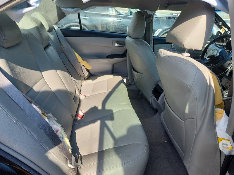 60615306 :رقم المزاد ، 4T1BF1FK6HU351808 vin ، 2017 Toyota Camry مزاد بيع