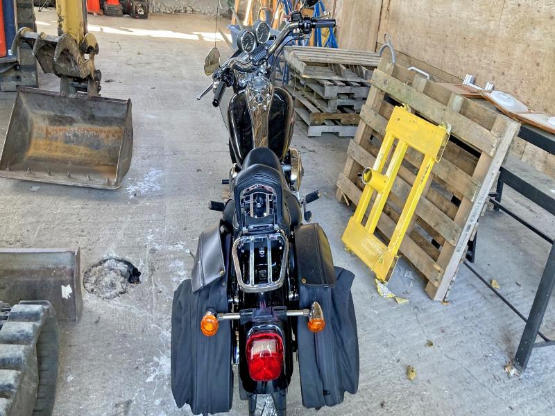 60147056 :رقم المزاد ، 1HD1GMW1X5K315311 vin ، 2005 Harley-davidson Fxdi مزاد بيع
