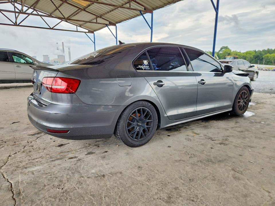 62523656 :رقم المزاد ، 3VWDB7AJ7HM395781 vin ، 2017 Volkswagen Jetta مزاد بيع