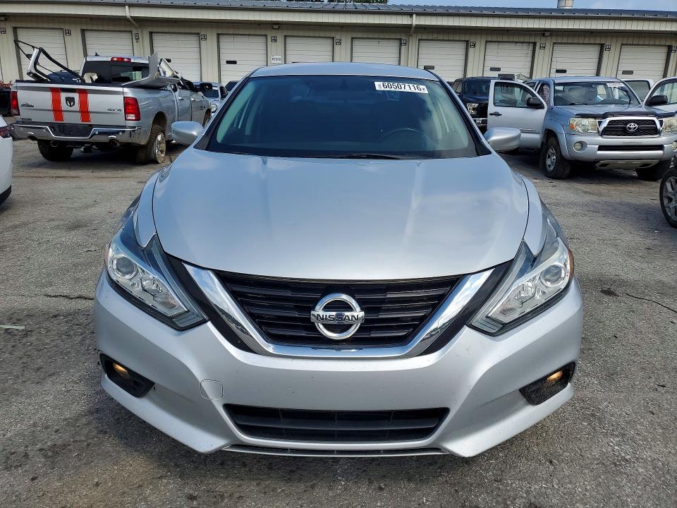 Продаж на аукціоні авто 2018 Nissan Altima, vin: 1N4AL3AP8JC194677, номер лоту: 60507116