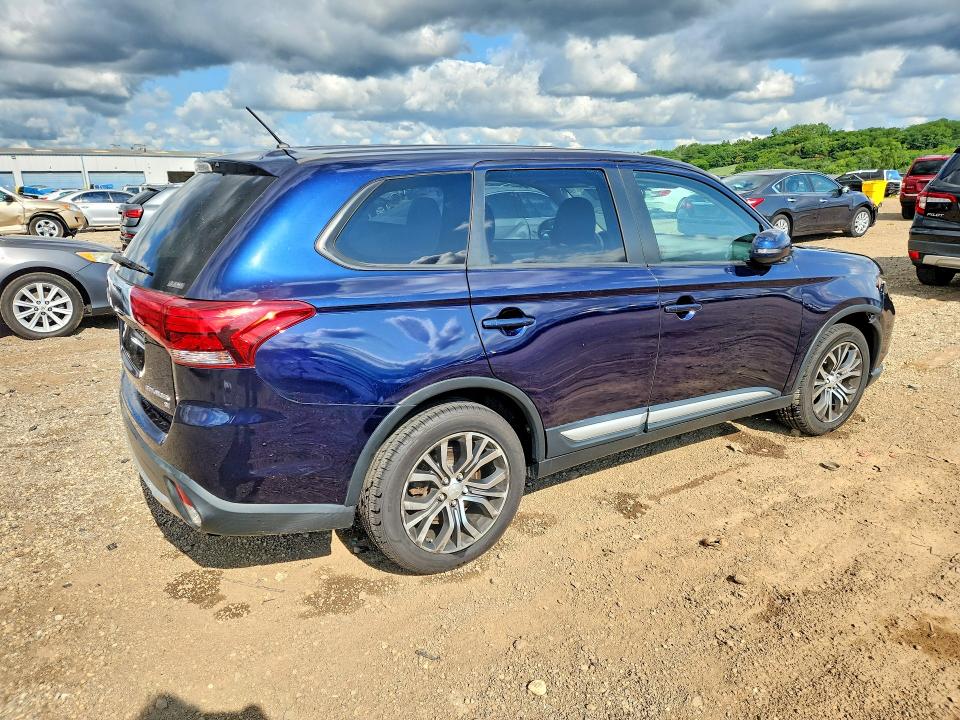 61560796 :رقم المزاد ، JA4AZ3A30GZ045198 vin ، 2016 Mitsubishi Outlander مزاد بيع