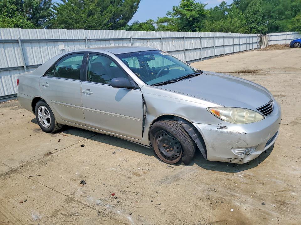 62828826 :رقم المزاد ، 4T1BE32KX5U091879 vin ، 2005 Toyota Camry مزاد بيع