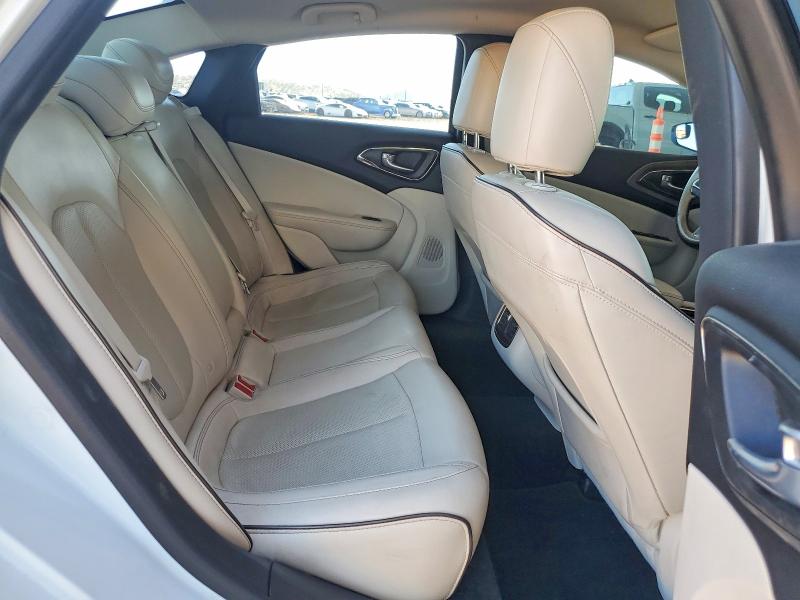 60848106 :رقم المزاد ، 1C3CCCCG6FN567599 vin ، 2015 Chrysler 200 مزاد بيع